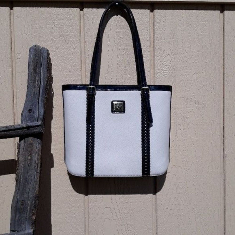 Vintage Mod Anne‎ Klein Bucket Bag White Black Color Blocked Zip Closure Medium